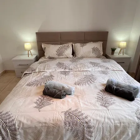Apartment Dina *